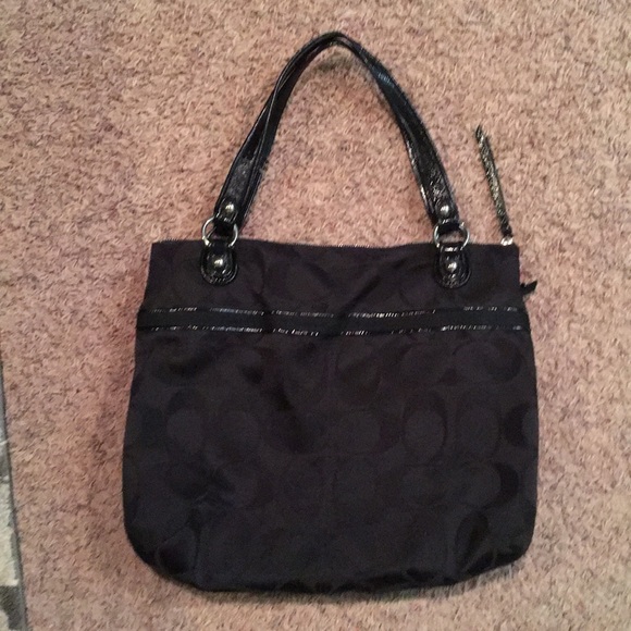 Coach canvas and pleather shoulder bag. - Picture 2 of 4